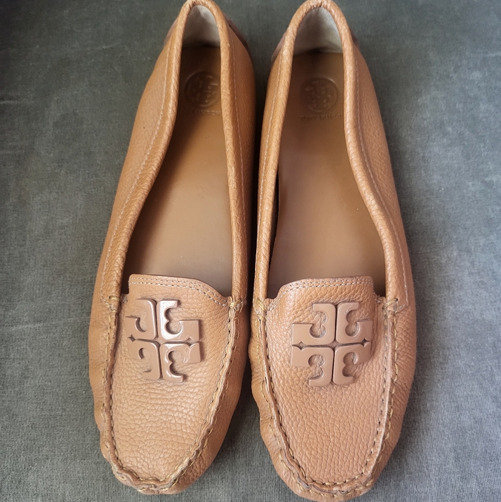 Tory Burch Tan Loafer 9.5 Women